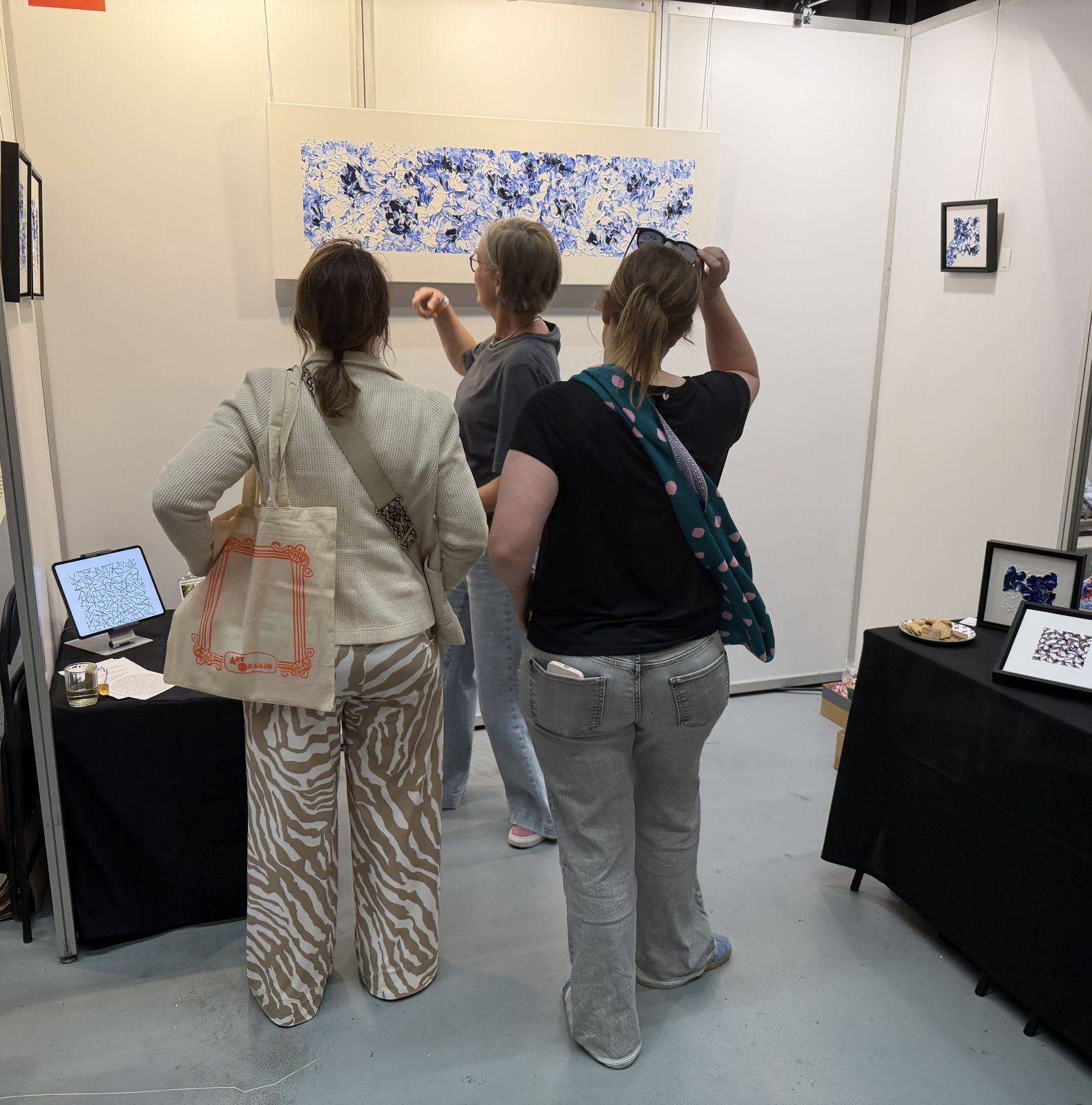 bezoekers kunstbeurs ArtOranje Groningen 2026