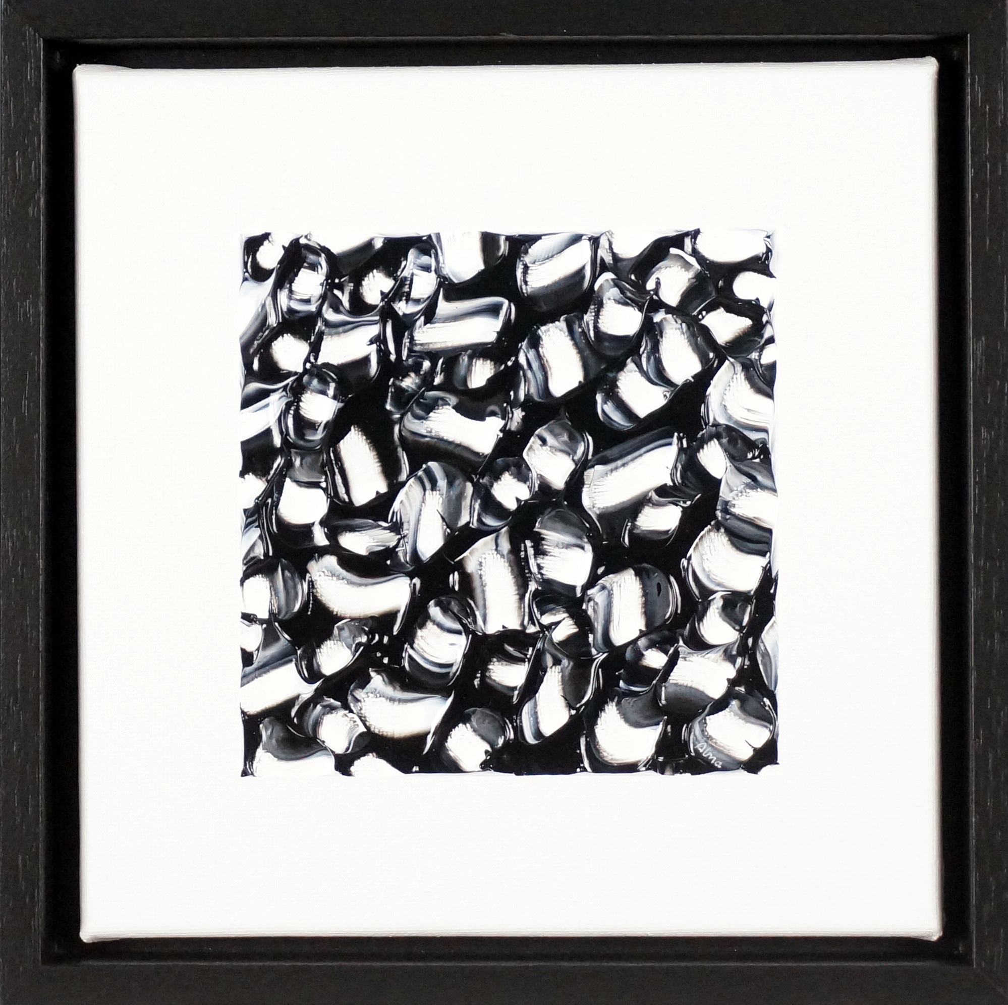 Serie abstracte schilderijen zwart wit van Art by Alma op doeken van 20 x 20 cm.